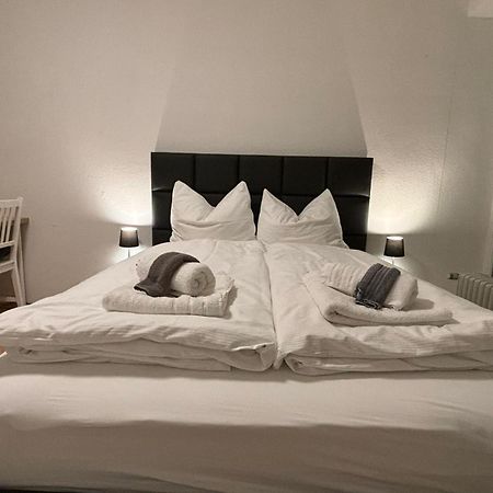 Stadtnahe Wohnung Mit Terrasse ヘーヒベルク エクステリア 写真