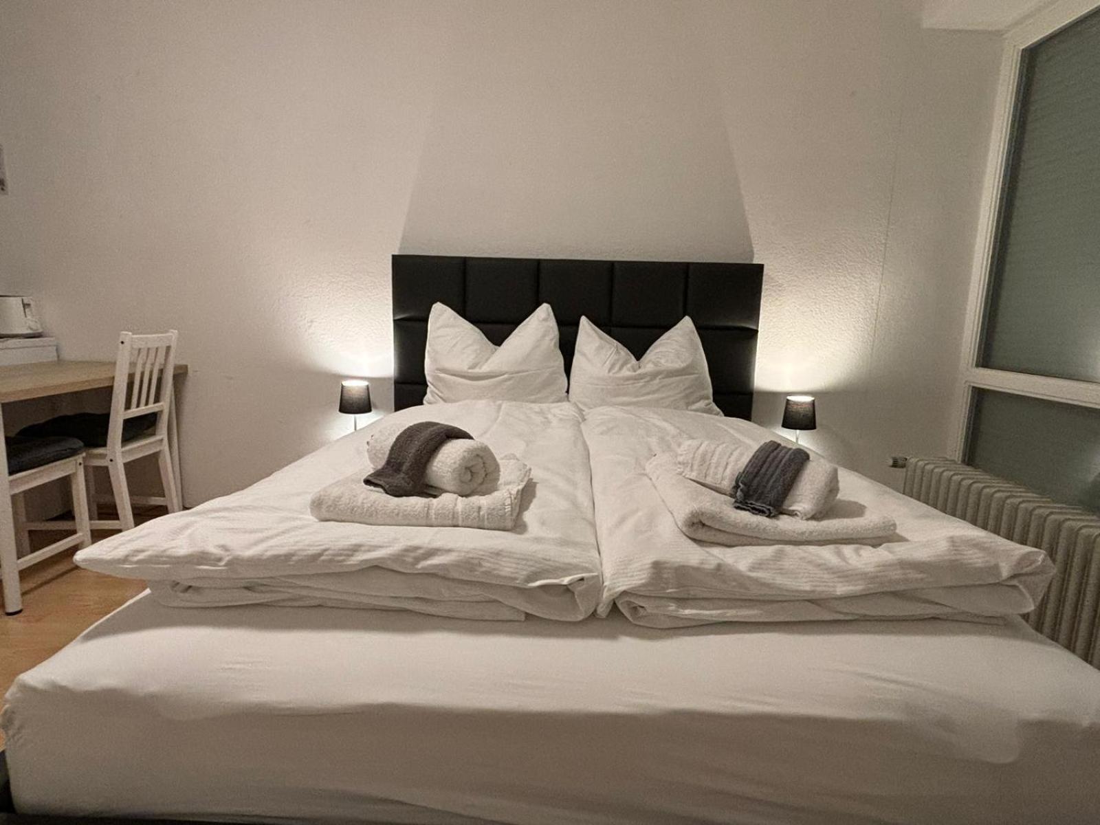Stadtnahe Wohnung Mit Terrasse ヘーヒベルク エクステリア 写真